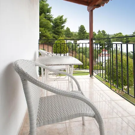 Alissia Apartahotel Koukounaries