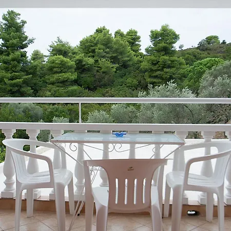 Alissia Apartahotel 3*